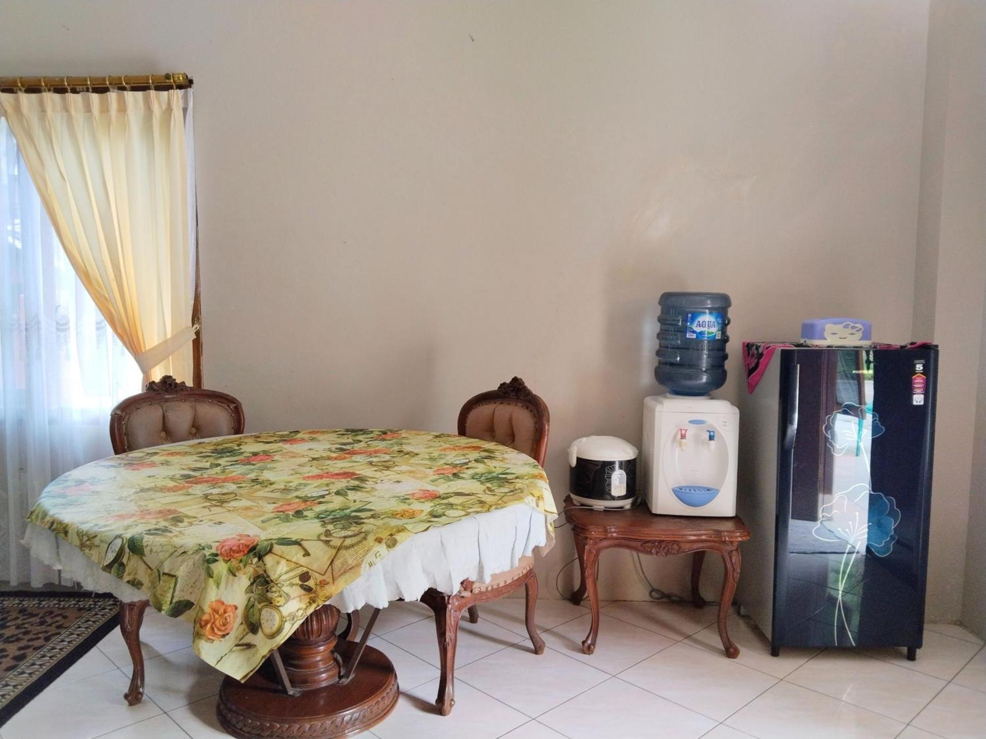 Villa Yustisia Curug 7 Cilember Кисаруа Екстериор снимка