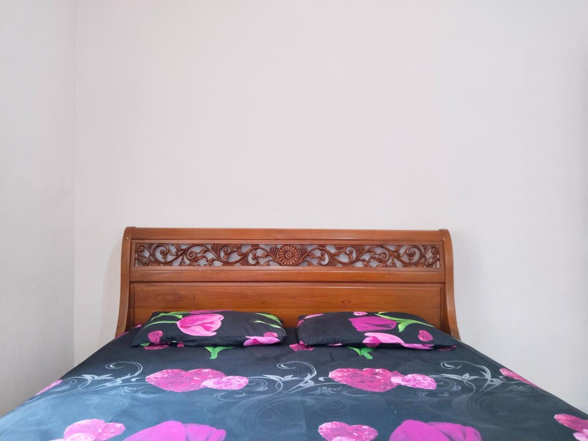Villa Yustisia Curug 7 Cilember Кисаруа Екстериор снимка